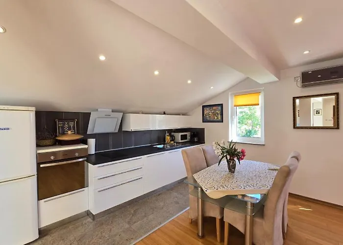 ヴィラ Marijana By Guide