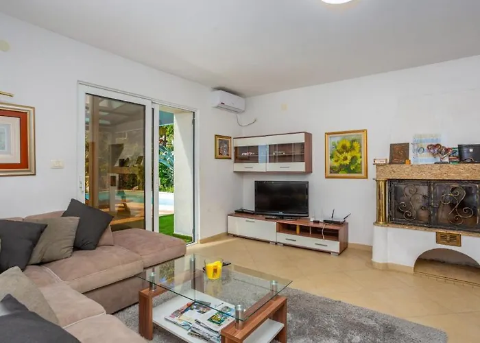 ヴィラ Marijana By Guide