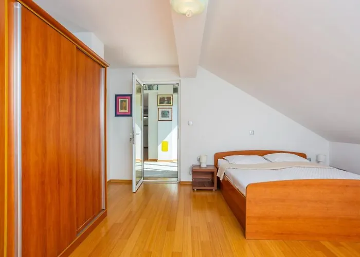 ヴィラ Marijana By Guide