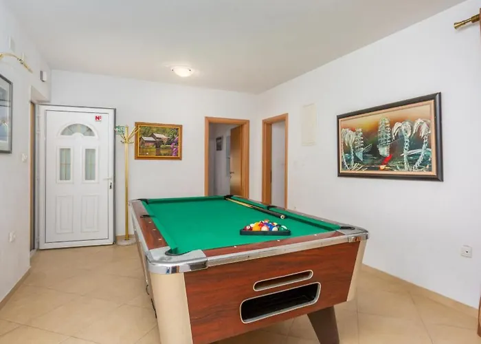 ヴィラ Marijana By Guide